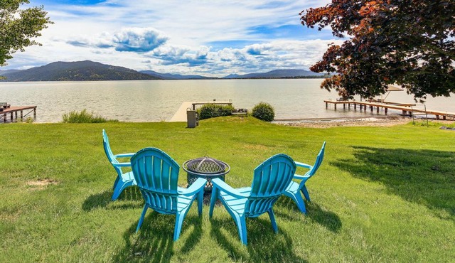 Stunning Sandpoint Lakefront Home: Hot Tub + Dock