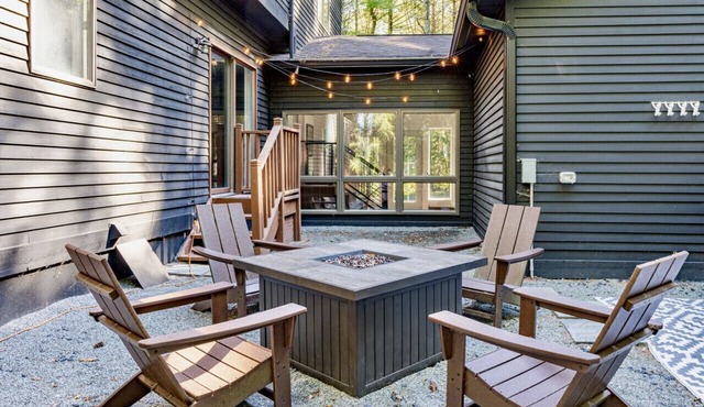 Stylish Family Retreat w/Hot Tub