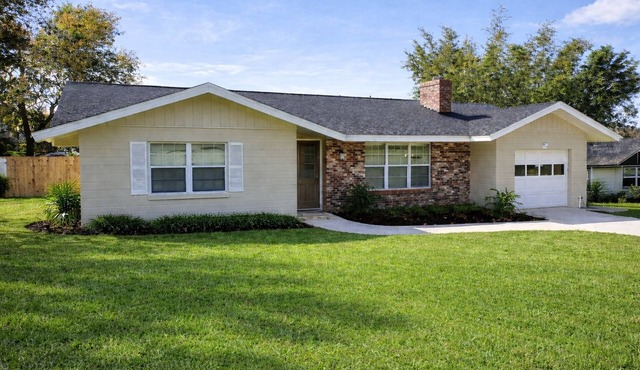 Stylish Home with Fenced Yard-Pet Friendly