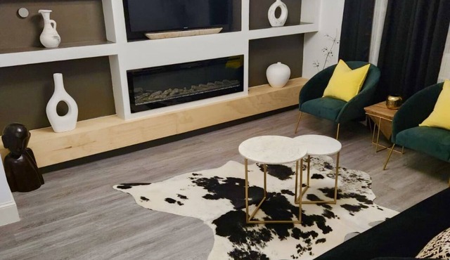 Stylish Luxe Apartment