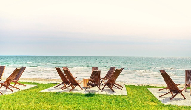 Suite 213: Beautiful 3-Bedroom Beachfront Townhouse