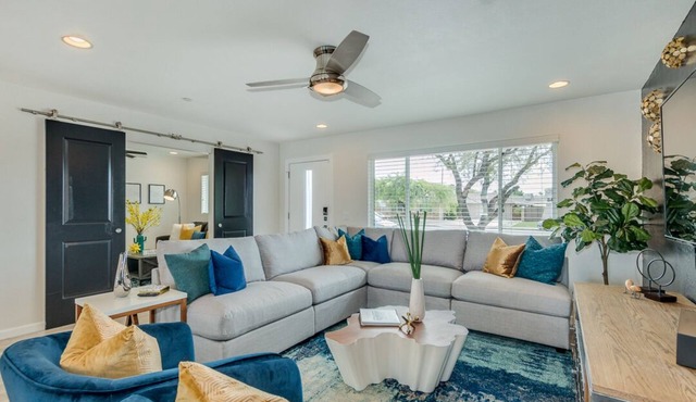 #SuiteHomeScottsdale: Your SPRING TRAINING BASECAMP in Old Town, Scottsdale!