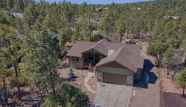 Summer Cabin Getaway with a Pine Tree View!