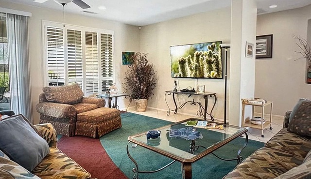 Summer Stays Reduced! Sun City Grand-Beautiful/Roomy 2-BR - golf/gym/activities