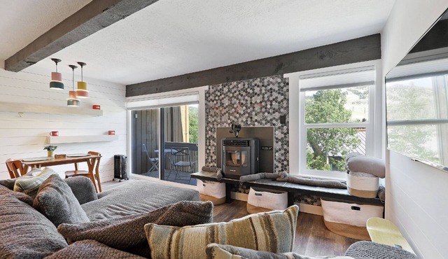 Sunnyslope Condo | Cozy Stay w/Fireplace, Views and Prime Location