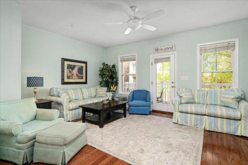 Sunset Island Waterfront 4 Bedroom Townhome with Many Amenities!