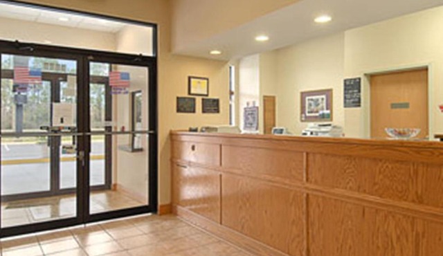 Super 8 by Wyndham Pascagoula