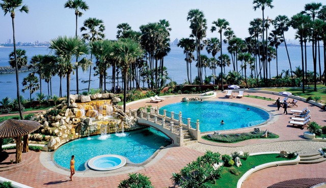 Taj Lands End