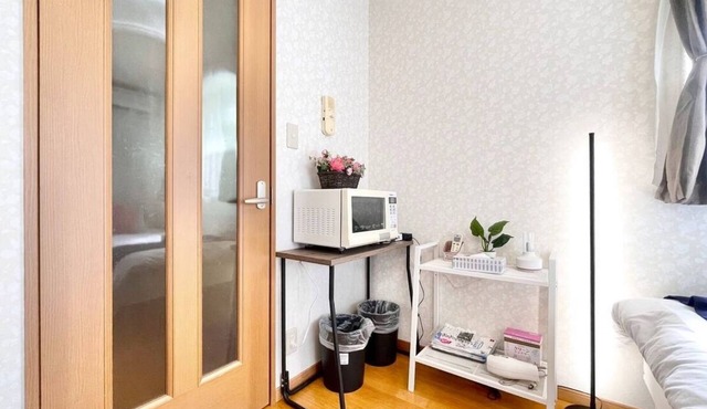 Takadanobaba 302, centrally located in Shinjuku-ku.