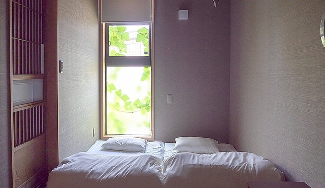 Tatami twin room with shower room and toilet / Katori Chiba