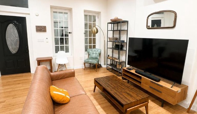 The Heights Haven, Spacious 6 Bedrooms Townhouse with Patio