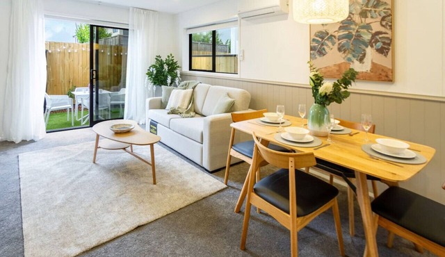 The Majestic Retreat 2 bed 2 bath CBD