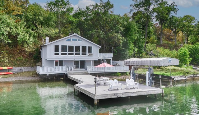 The Sunken Cork - Water's Edge Getaway!