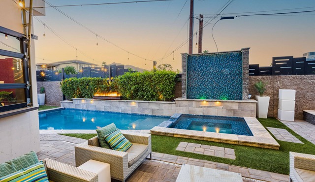 This house is a 4 bedroom(s), 4 bathrooms, located in Scottsdale, AZ.