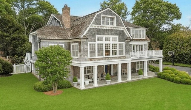 Timeless Shinnecock Hills Beachfront Getaway, Great for Groups