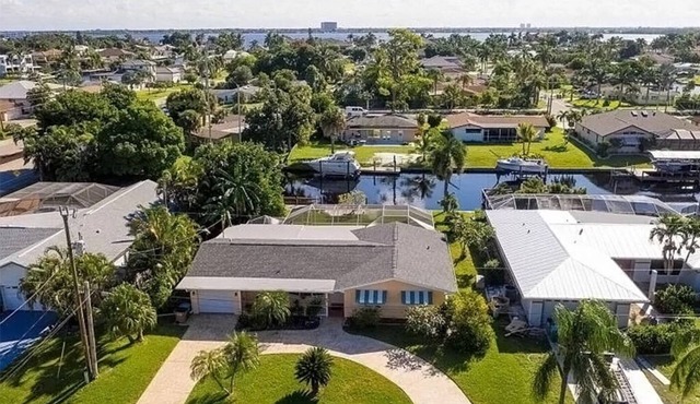 Top Rated! Waterfront Oasis: Newly Remodeled 4BR with Pool & Gulf Access