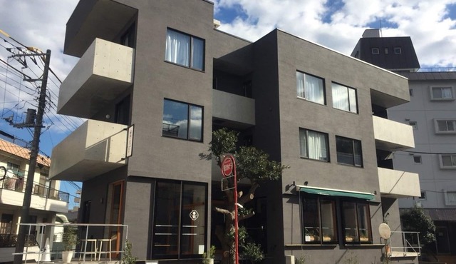 Treeside Hotel & Apartment