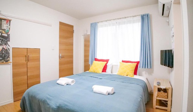 Triphome Tateishi New open/2 single beds/big table/300M WiFi