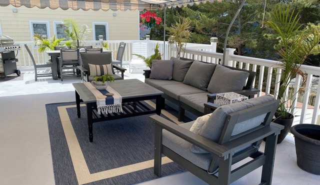 Tropical Feel-2nd floor, Huge Covered Furnished Deck-Quietest Area of Island