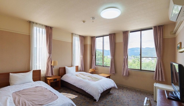 Twin room with bath 2nd or 3rd floor Free breakfast curry included Single occupancy welcome/Shiso Hyōgo