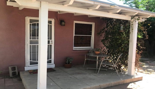 U of A LOCATION! 2BR/2BA off 4th Ave. & 6th St. Blocks from campus and downtown