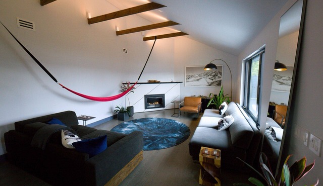 Ultra Modern Private Oasis with River Views and Full Gym