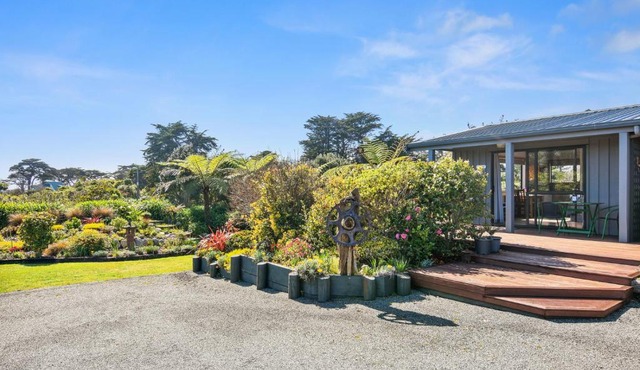 Upepo - The Garden Room - Cape Foulwind Studio