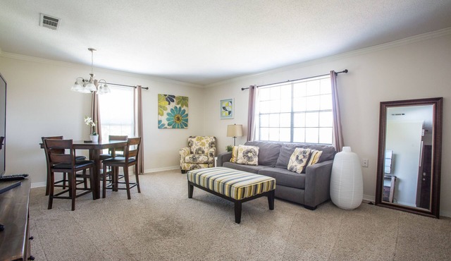 Upper Lakefront Comfort