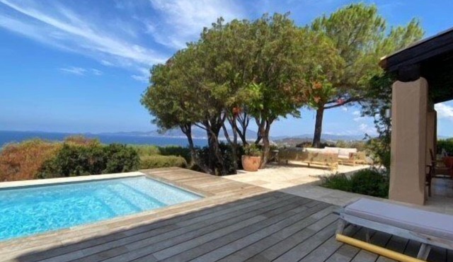 VILLA CAMELIA- 5 bedrooms, sea view, swimming pool