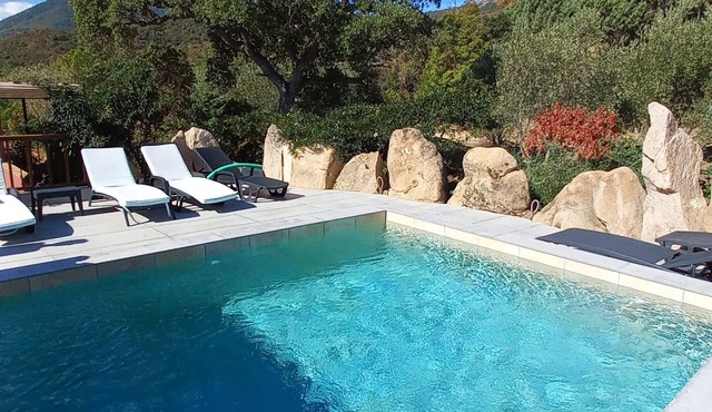 Villa Grisette, 3 bedrooms with private pool in the heart of the Corsican maquis