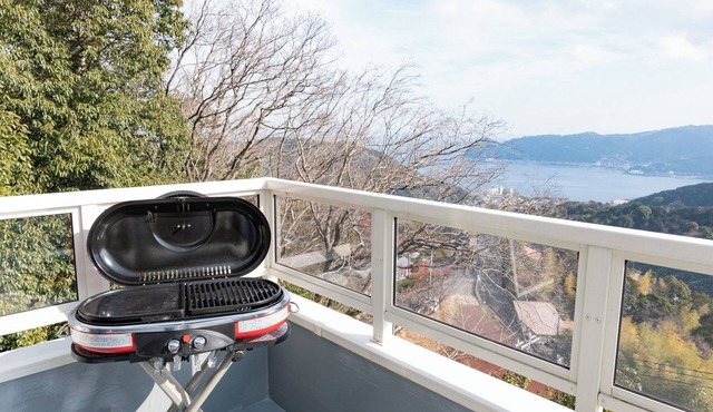 Villa with hot spring bath overlooking the sea in /Atami City Shizuoka