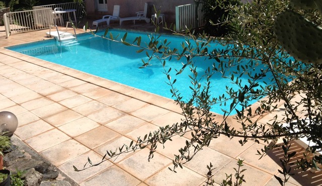 Villa with swimming pool in peace and surrounded by nature