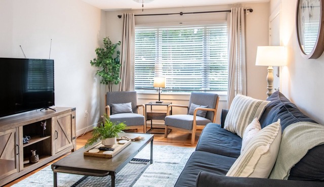 Vulcan View A-King Bed/Private Parking/Patio