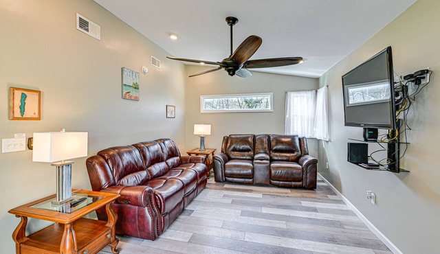 Walk to Lake: Honeoye Cottage Near Bristol Mtn!