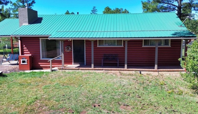 Warm and Cozy retreat with AC, WiFi in Pleasant Pinetop-Lakeside