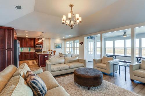 Waterfront NOLA Gem w/Boat Dock & Lift