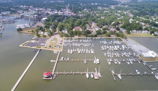 Waterviews, Comfort & Convenience!