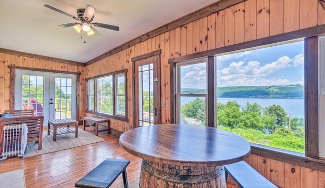 Watkins Glen Lakeview Cottage w/Waterfall!