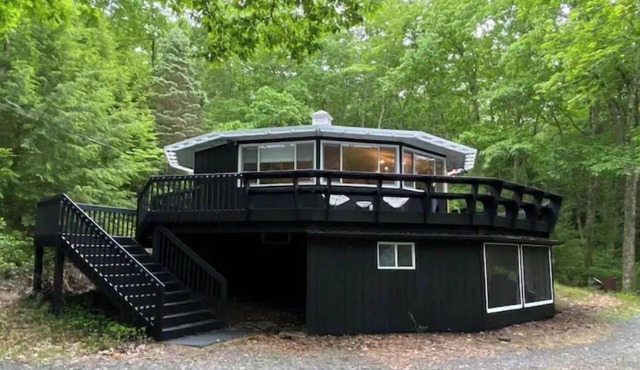 Welcome to your twelve-sided getaway!