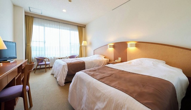 Westernstyle twin room with bathroom and toilet/Soja Okayama