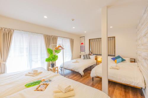 Whole 3-floor Tokyo house 3 showers 3 toilets Tatami Max 13