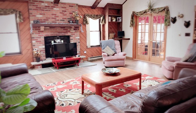 Woodland Retreat-Cozy 3000 SqFt Chalet