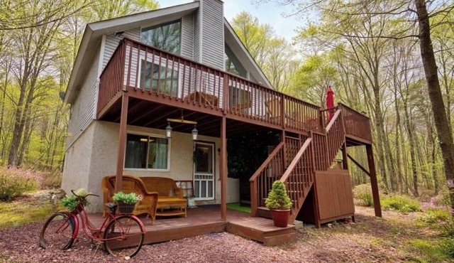 WOW! Ultimate Pocono Retreat Hot Tub, Fire Pit, Game Room & Lake Access