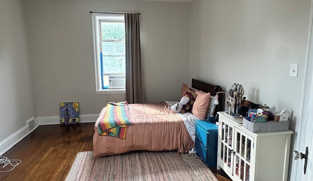 Your home base for Major international sporting event! 1-bedroom apt with AC in Rutherford
