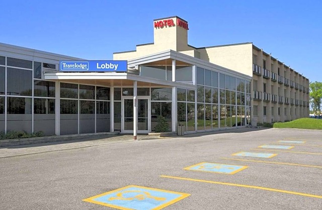 2-Star Hotel ∙ Travelodge by Wyndham Richmond Hill