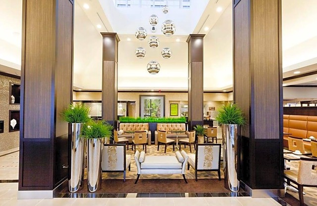 3-Star Hotel ∙ Hilton Garden Inn Toronto/Brampton