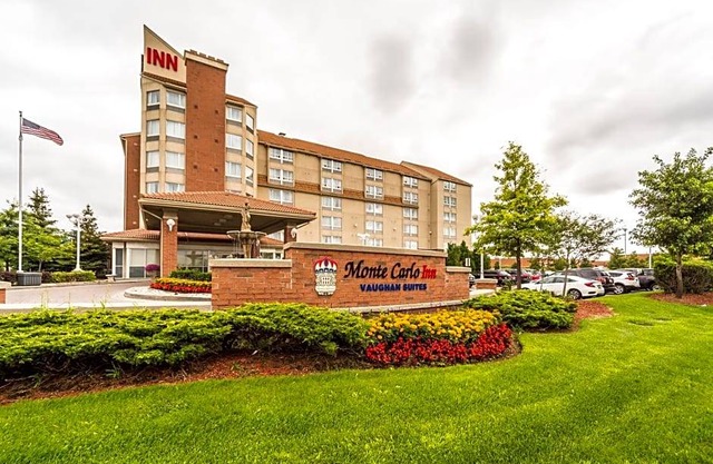 3-Star Hotel ∙ Monte Carlo Inn Vaughan Suites