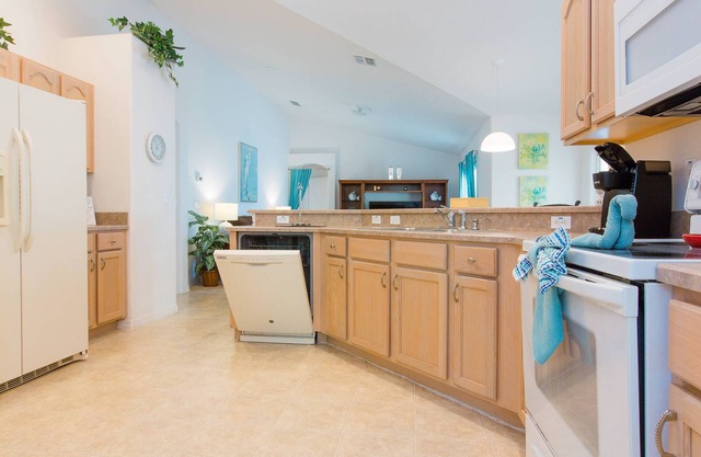 4 bedroom villa close to Disney quiet neighborhood