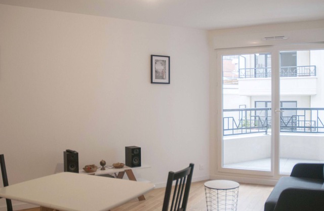 47 m² brand new with balcony near Paris