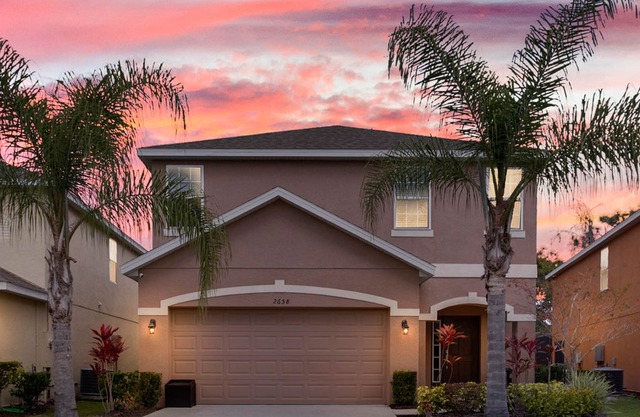 5 Bedroom/4 Bathroom in Veranda Palms